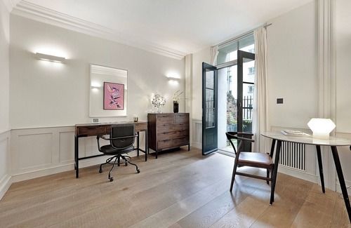 Bishopsgate House | Prime Location English 5 bedroom house