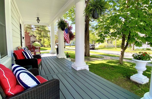 Clayton House | Prime Location ~ Stunning Village White House, Pillars of Clayton