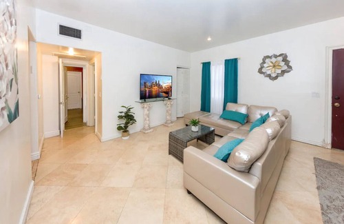 Norma Triangle Apartment | Prime Real Estate in Bev Hills w/ Patio + Parking