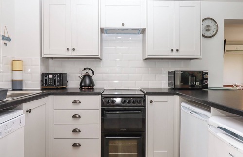 Woolfardisworthy Cottage | PRIMROSE AT MOORHEAD COUNTRY HOLIDAYS, with pool in Woolfardisworthy