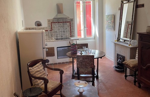 Gigondas Apartment | PRINCE DE PROVENCE apartment for 2 on 1 floor pets allowed under 16 kg