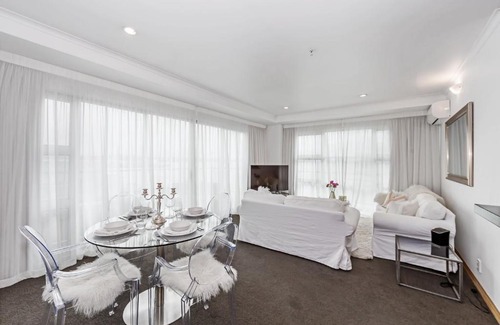 Auckland Central Business District Apartment | Princes Wharf 2BR Sub-Penthouse