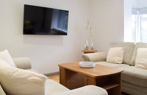 Llanelli Cottage | Princess Court Apartment