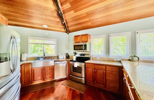 Princeville House | Princeville Retreat. Private pool and hot tub, AC. Walk to Princeville Center.