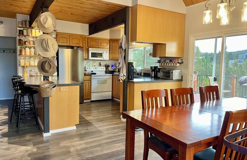 Prineville Ski Chalet | Prineville Reservoir Lake House: Boat Pkg, Kayaks, Paddle Boards, & Beach Access