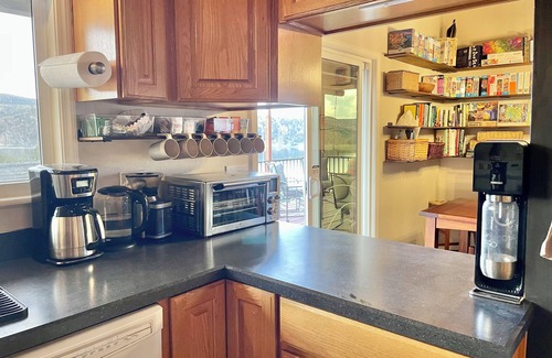 Prineville Ski Chalet | Prineville Reservoir Lake House: Boat Pkg, Kayaks, Paddle Boards, & Beach Access