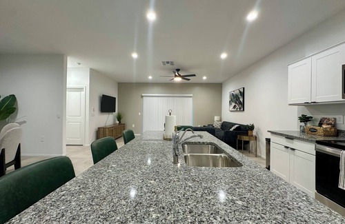 Casa Grande House | Pristine 3 bedroom w/office in central Casa Grande close to shopping and more!