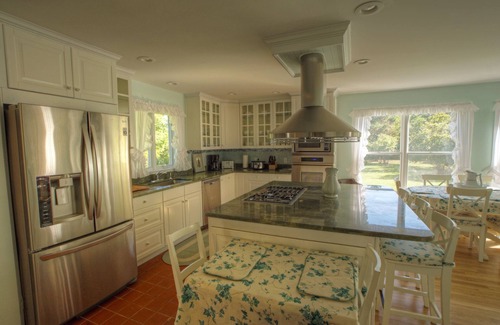 Edgartown House | Pristine Chappy! Prime August weeks 2026!