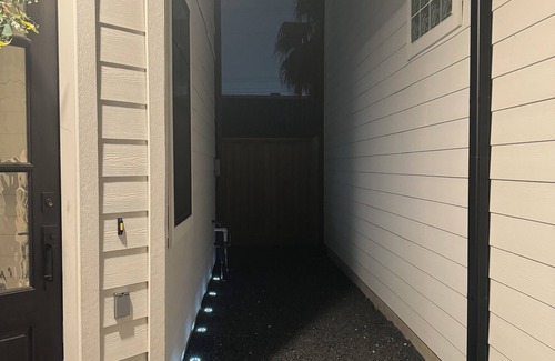 Garden Oaks House | Private 1BR near the Heights