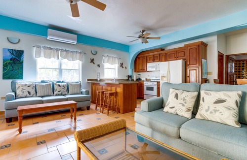 Placencia Villa | Private 2BR Villa with Shared Pool, Beach on site