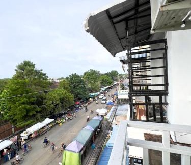 Tha Raeng House | Private 3rd Floor Room