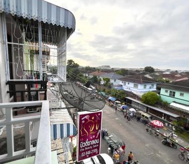Tha Raeng House | Private 3rd Floor Room