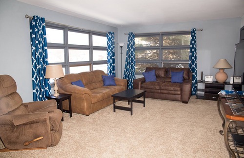 Bruce Crossing House | Private 5 Star Home in Downtown Bruce Crossing w/Sauna + Parking