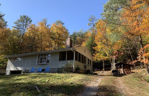 Chestertown Cottage | Private Adirondack lakefront Cottage on Loon Lake