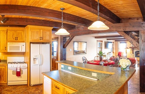 Gunnison House | Private and secluded mountain getaway!
