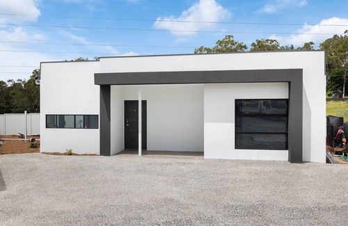 Collingwood Park Apartment | Private apartment room unit, fully furnished located 35 mins from Brisbane cbd