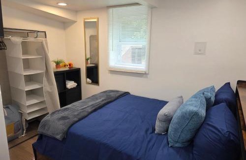 Baywood House | Private Area & Access to Home, Rooms In Bayshore