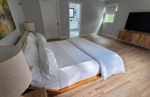 Flanders House | Private area House with a natural pond between the north fork and the Hamptons