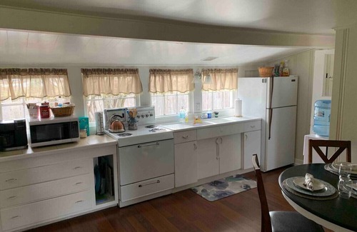 Soulsbyville Cottage | Private Backyard · Firepit · BBQ Grill
