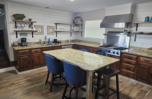 Port Isabel House | Private Bayside house with Boat Docks 3-bedroom 2 bath, AC in Port Isabel.
