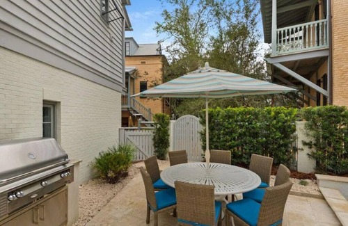 West Panama City Beach Cottage | PRIVATE BEACH ACCESS-2 Minute Walk-Stunning South Side Retreat-Courtyard/Pool