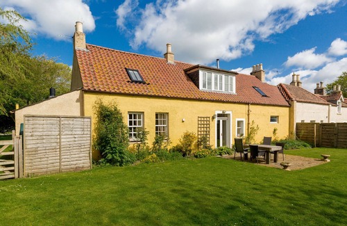 Leven Cottage | Private Beach Access - Dumbarnie Golf - Beautiful 2 B/Rm Cottage - Pet Friendly
