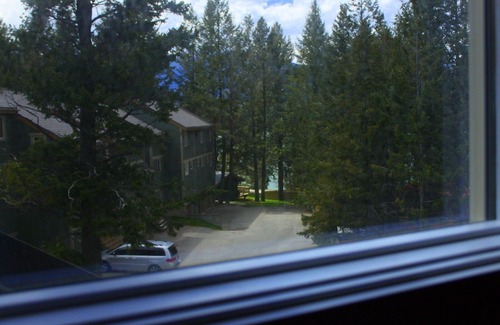 East Kootenay House | Private beach and lake access at Windermere Lake!