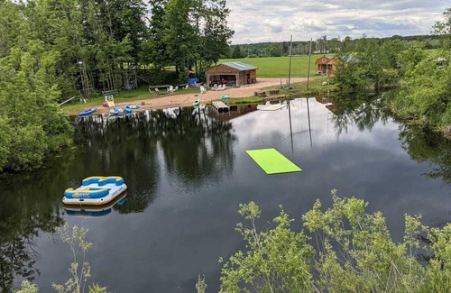 Antigo Cabin | Private beach, cabins and pavilion