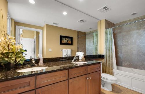 Ono Island Apartment | PRIVATE BEACH FRONT LUXURY CONDO, AMAZING VIEWS, INDiGO E, 5-STAR, - 2 BALCONES , "CHOICE AWARD"!