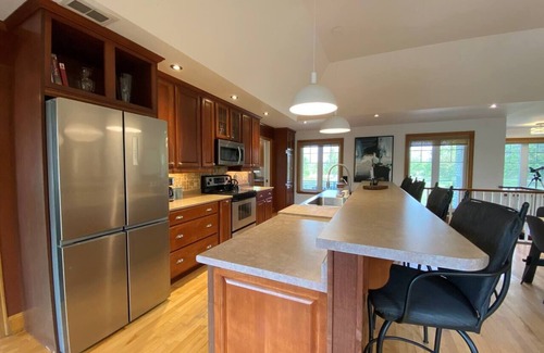 Wellington House | Private Beach, Hot Tub, A Vacay to Remember!