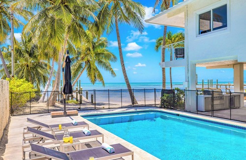 Islamorada House | Private Beach/Private overwater dock/Heated Pool/Mahi Key