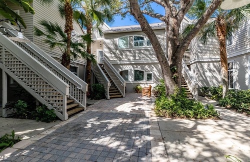 Wabasso Beach Condo | Private beach, tennis and pools! Weekly rentals available!