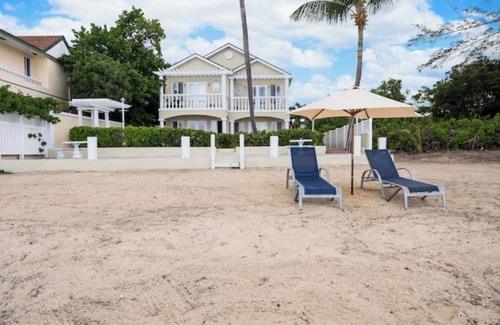Nassau Apartment | Private Beachfront Getaway – Pure Relaxation