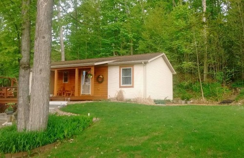 Traverse City Cottage | Private Beautiful Pine Cottage on historic M-22, Traverse City, MI