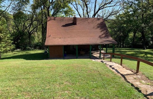 Godfrey House | Private Bluff Top Cottage above the Mississippi River