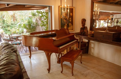 Old Las Palmas House | Private Casita Antigua for 2, Romantic, Old Spanish Estate, Pool, Gardens