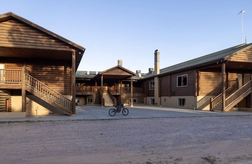 Hot Springs Cabin | Private Chamber in Rustic Cabin - Room 227