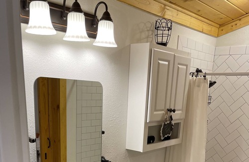Bryan Cabin | Private charming deluxe cabin on 12-acres