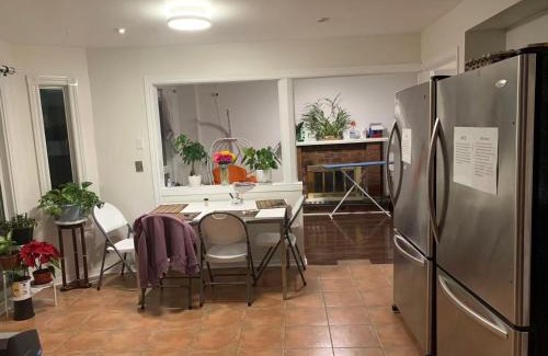 Mississauga House | Private comfortable M1 bedroom