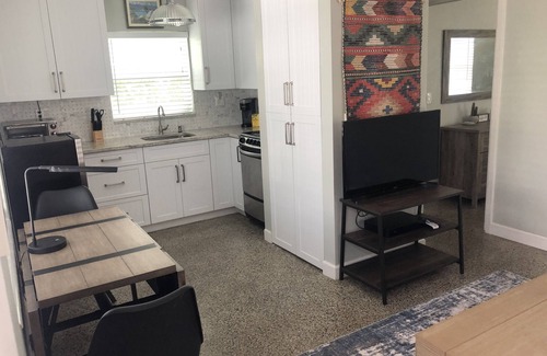 Delray Beach House | Private Cottage/Courtyard steps from Downtown Delray and The Chic Ray Hotel
