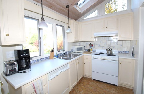 North Truro Cottage | Private Cottage Compound On Ryders Pond with Pristine Yard (2215)