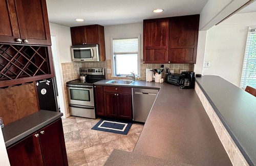 Riviera Cottage | Private Cottage - Huge Fenced Yard - Bay Views!