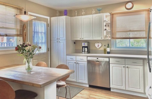 Montauk House | PRIVATE, COTTAGE, Water View! Pet Friendly, Fenced in yard, 2-Bd-1 Bth, A/C