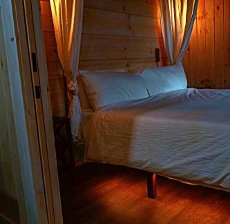 Blue Ridge Ski Chalet | Private Couples Retreat Scenic Hottub -Fireplace