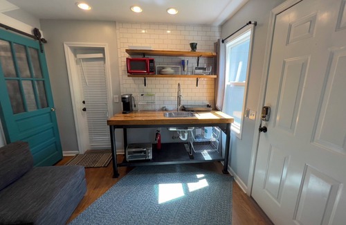 Chosewood Park Apartment | Private + Cozy Guest House in The Heart of Atlanta