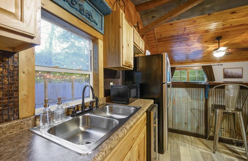 Broken Bow Cabin | Private Creek Access, Hot Tub, Fire Pit, Dogs