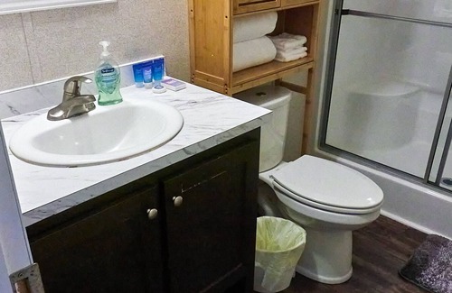 Charleston Apartment | Private, detached 1 bedroom apt. 6 miles from Folly Beach & downtown Charleston
