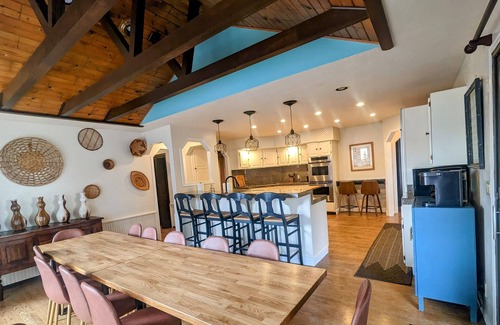 Maple Grove - Franklin House | Private, Easy Access, Large Groups, 5300+ SF, Hot Tub, Views