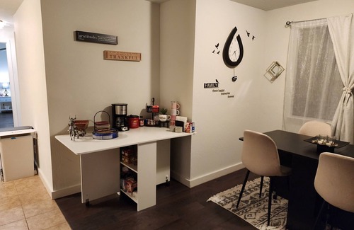 Lafayette House | Private entire 2-bedroom house with cozy backyard & patio close to 4 Downtowns