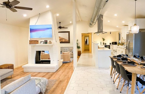 North Mountain House | Private Free Heated Pool, Waterfall, 2 King Beds & Arcade Games!